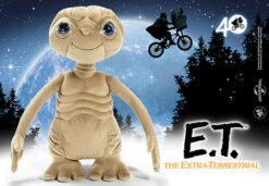 Noble Collection E.T. The Extra-Terrestrial Plush - Universal
