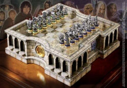 Noble Collection LOTR - Collector’s Chess Set