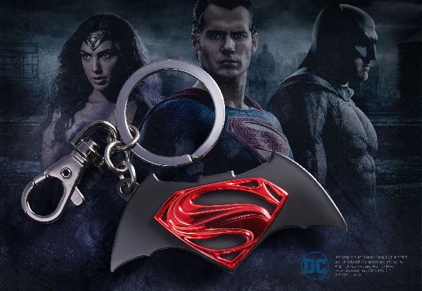 Noble Collection DC - Batman VS Superman Logo Key Chain 1 Noble Collection DC - Batman VS Superman Logo Key Chain