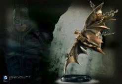 Noble Collection Batman Begins™ - Gliding Sculpt
