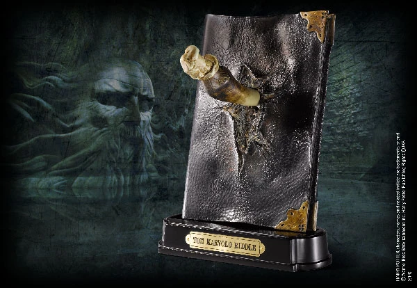 Noble Collection HP - Basilisk Fang And Tom Riddle Diary 1 Noble Collection HP - Basilisk Fang And Tom Riddle Diary