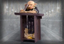 Noble Collection Magical Creatures - Gringotts Goblin -Noble Collection NN7552 VUE3 600