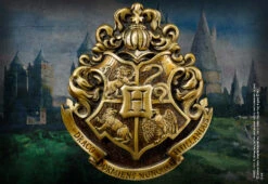 Noble Collection Hogwarts School Crest