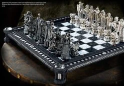 Noble Collection The Final Challenge Chess Set